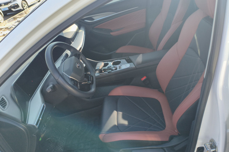 长安 逸动 2022款 PLUS 蓝鲸NE 1.4T GDI DCT尊贵版局部细节19