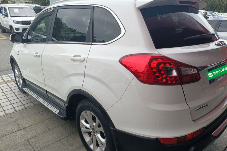 奇瑞 瑞虎5 2014款 2.0L CVT家尊版车身外观6003