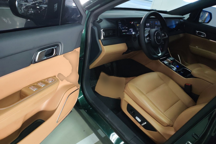 理想汽车 理想ONE 2021款 增程6座版中控内饰7003