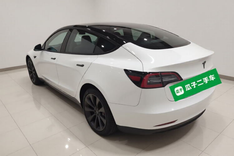 特斯拉 Model 3 2022款 后轮驱动版车身外观5