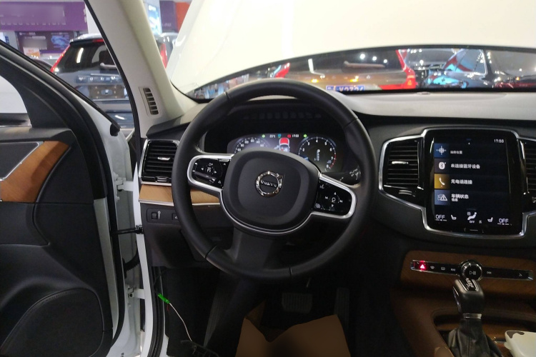 沃尔沃XC90 2020款 改款 T6 智逸豪华版 7座中控内饰13