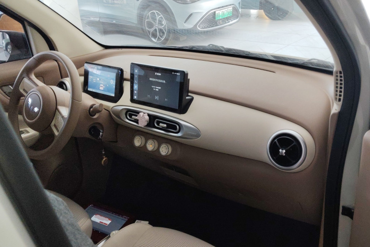 五菱汽车 宏光MINIEV 2025款 四门版 进阶款中控内饰7002
