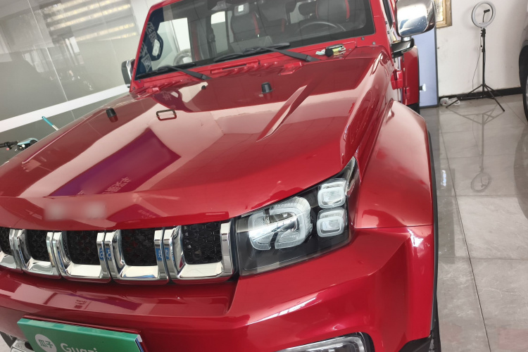 北京BJ40 2019款 2.0T 自动四驱城市猎人版旗舰型 国V车身外观2