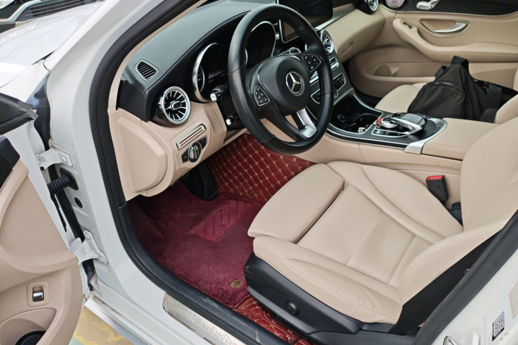 奔驰C级 2018款 C 180 L 时尚型运动版中控内饰20