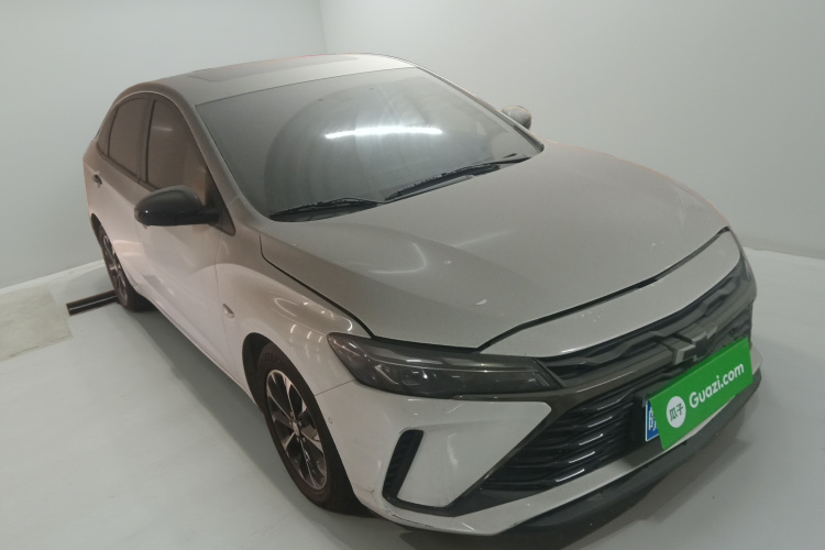 雪佛兰 科鲁泽 2023款 1.3T 轻混自动尊享版车身外观3