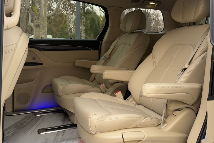 别克GL8 2022款 ES陆尊 653T 尊享型中控内饰7004