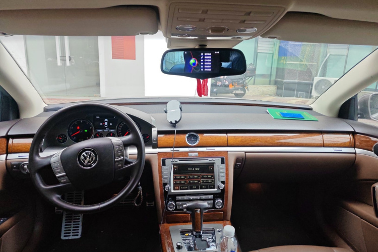 大众 辉腾 2012款 3.0L 商务型中控内饰12