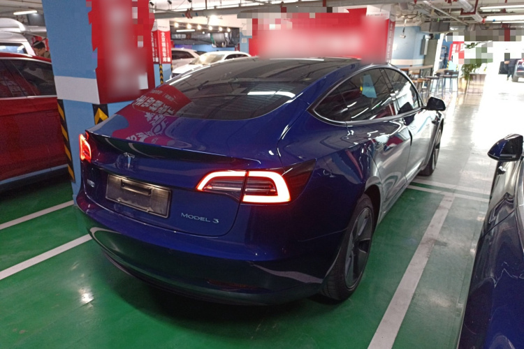 特斯拉 Model 3 2021款 标准续航后驱升级版车身外观7