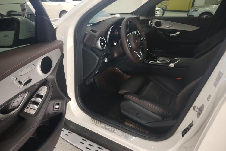 奔驰GLC 2020款 GLC 260 L 4MATIC 动感型中控内饰20