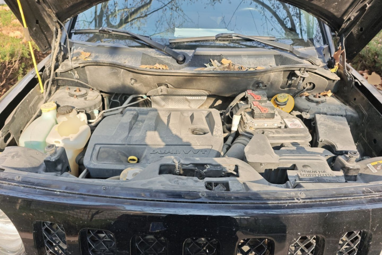 Jeep 自由客 2015款 2.4L 运动版局部细节24