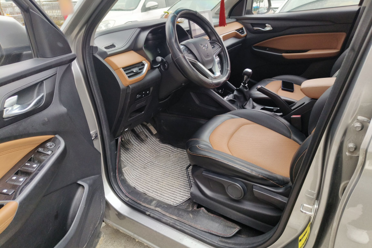 五菱汽车 五菱宏光S3 2018款 1.5L 手动豪华型 国V中控内饰20