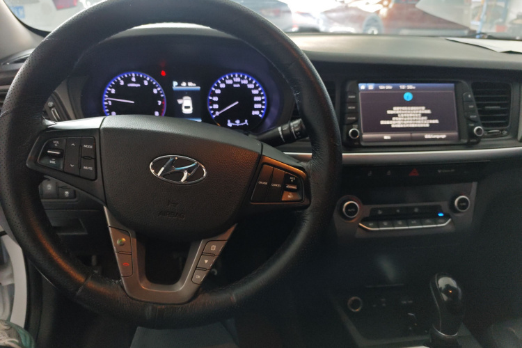 现代 名图 2017款 1.8L 自动尊贵型DLX 国V中控内饰7002