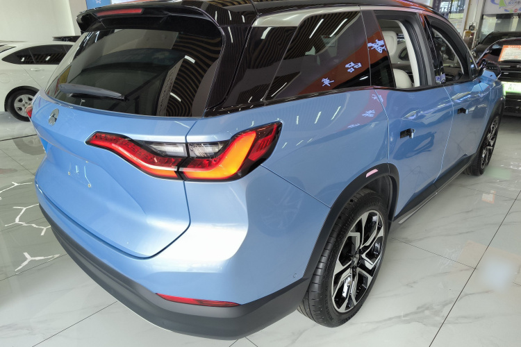 蔚来ES8 2018款 创始版车身外观7