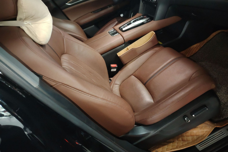 本田UR-V 2020款 370TURBO 四驱尊享版局部细节41