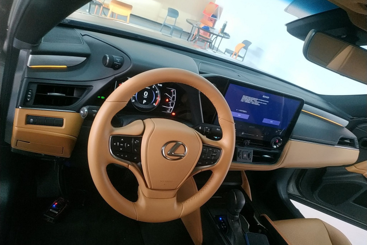 雷克萨斯ES 2025款 200 臻享版中控内饰7002