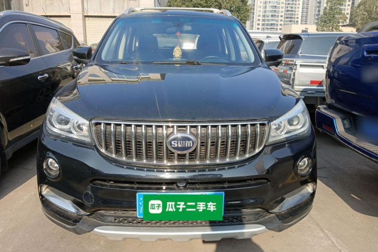 SWM斯威汽车 SWM斯威X7 2017款 1.5T 自动智享型 7座车身外观2
