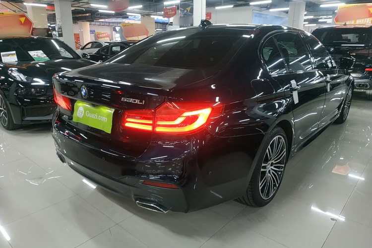 宝马5系 2019款 530Li xDrive M运动套装车身外观6005