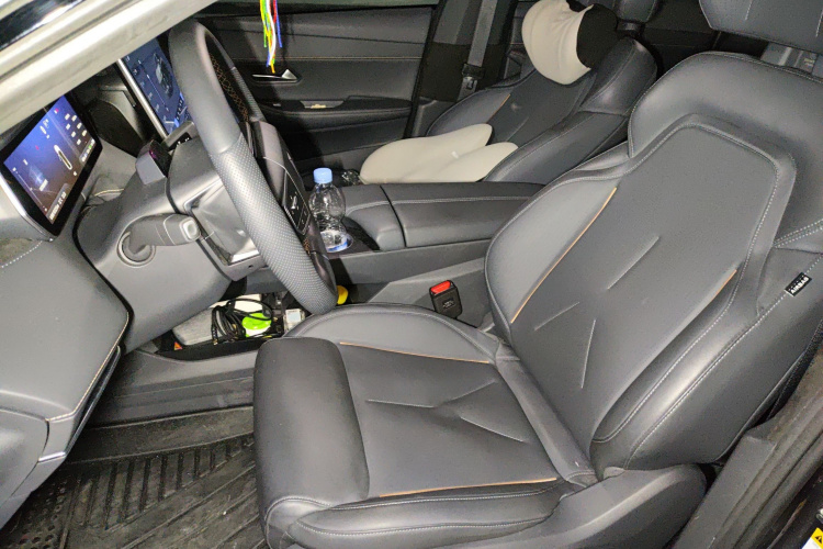 深蓝汽车 深蓝SL03 2022款 1.5L 1200增程版中控内饰19