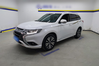 三菱 欧蓝德 2021款 改款 2.0L 两驱畅享版 5座