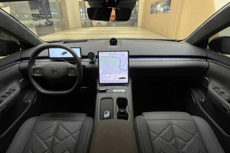 蔚来ET7 2024款 100kWh 行政签名版中控内饰7011