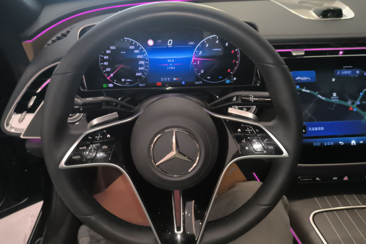 奔驰E级 2025款 E 300 L 豪华型中控内饰13