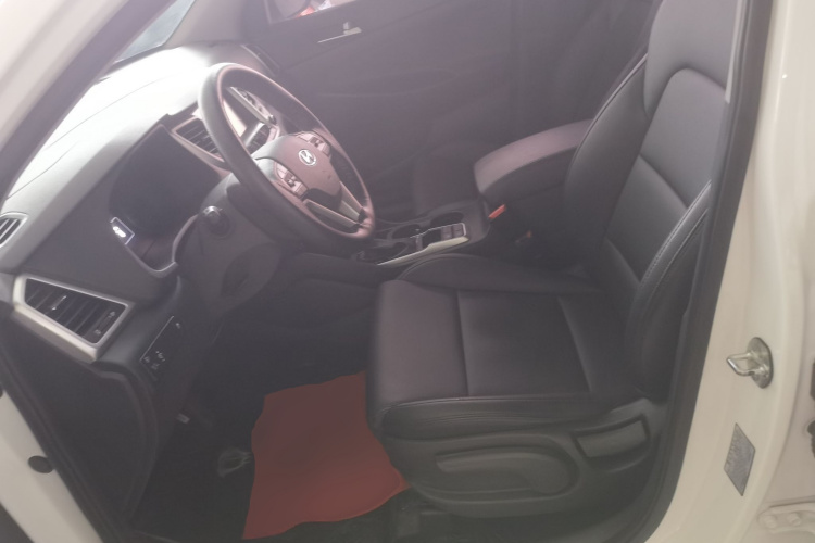 现代 途胜 2015款 1.6T 双离合两驱智能型中控内饰19