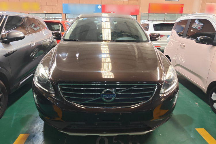 沃尔沃XC60 2017款 T5 AWD 智进版车身外观2