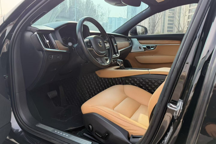 沃尔沃S90 2019款 T5 智雅版中控内饰7002