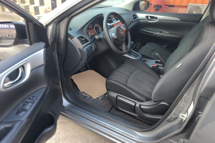 日产 轩逸 2022款 经典 1.6XE CVT舒适版中控内饰20