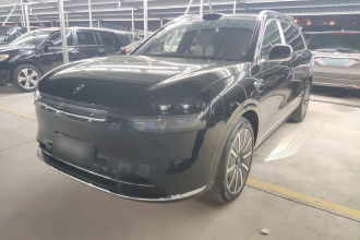 鸿蒙智行 问界M9 2025款 增程 Ultra版 52kWh 6座版