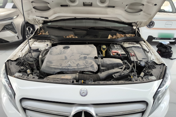 奔驰GLA 2016款 GLA 200 时尚型机舱底盘24