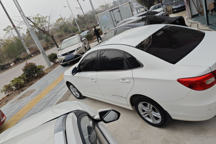 奔腾B30 2017款 1.6L 自动豪华型车身外观4