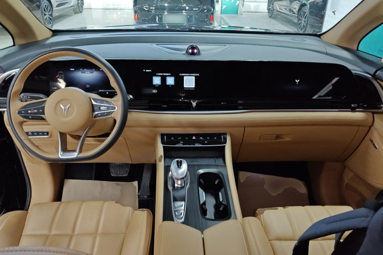 岚图汽车 岚图梦想家 2022款 0碳版 家+续航包 605km中控内饰12