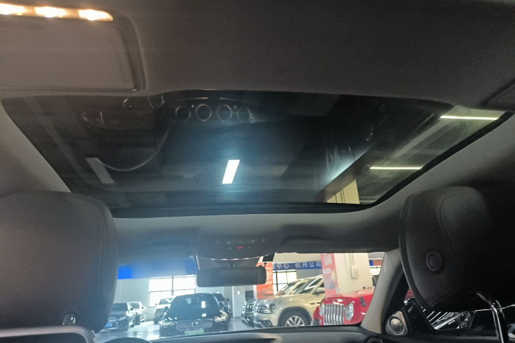 奔驰E级 2018款 E 300 L 运动豪华型局部细节22