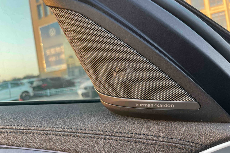 奔驰C级 2021款 C 260 L 运动版中控内饰7005