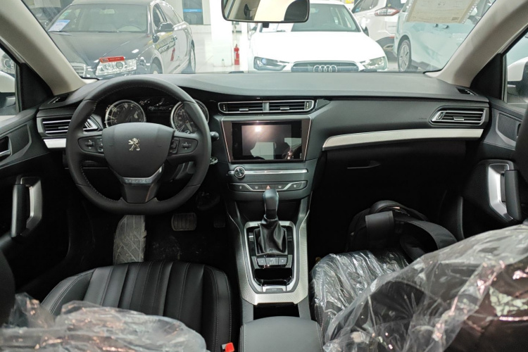 标致408 2020款 360THP 十周年质臻版中控内饰12