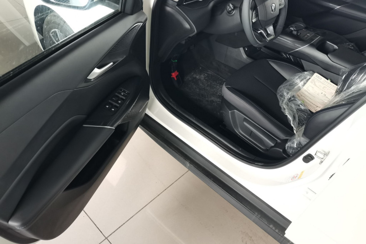 长安 逸动 2024款 1.5T GDI自动 尊贵型中控内饰20