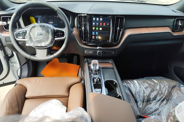 沃尔沃XC60 2025款 B5 四驱智远豪华版中控内饰12