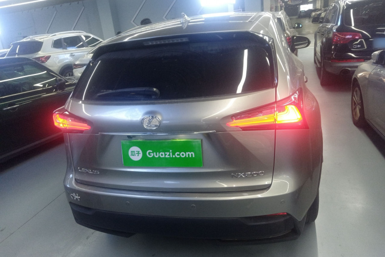 雷克萨斯NX 2015款 200 前驱 锋行版车身外观6