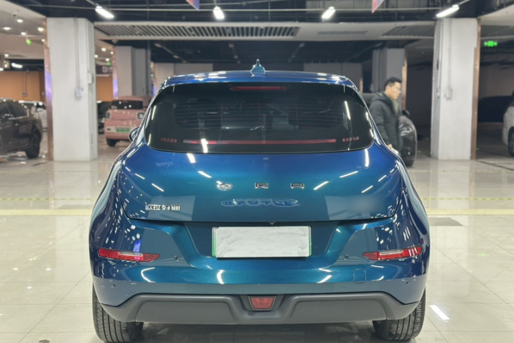 欧拉好猫 2023款 401km标准续航 尊贵型 磷酸铁锂车身外观6005