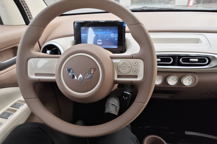 五菱汽车 宏光MINIEV 2025款 四门版 进阶款中控内饰12