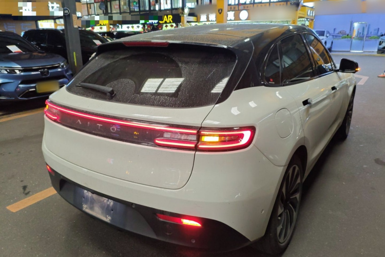 鸿蒙智行 问界M5 2022款 增程四驱至臻版车身外观6005