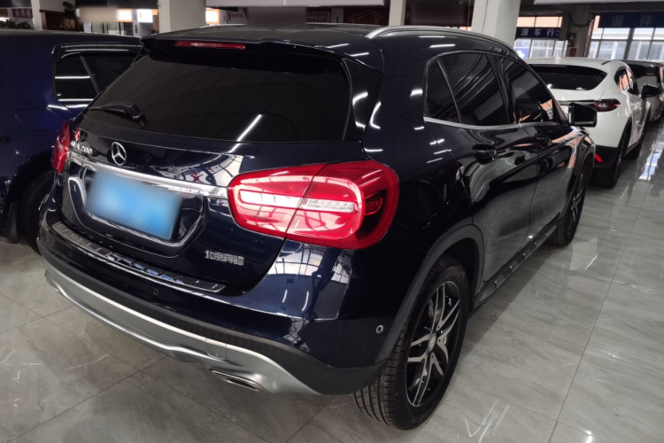 奔驰GLA 2016款 GLA 200 时尚型车身外观7