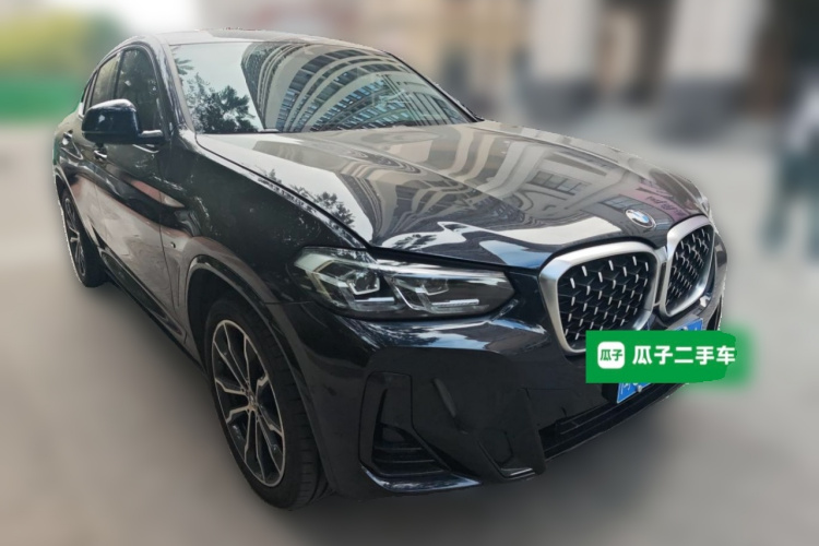 宝马X4 2022款 xDrive 25i M运动套装车身外观3
