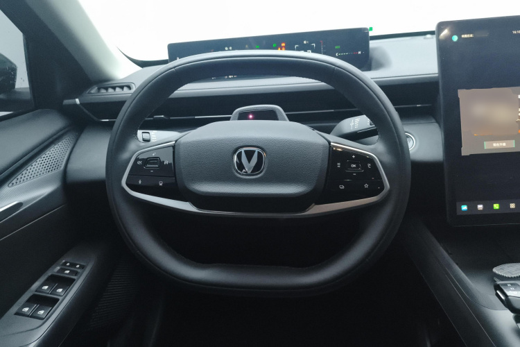 长安 逸达 2023款 蓝鲸NE 1.5T GDI DCT领航型中控内饰13