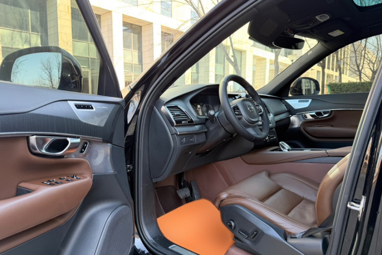 沃尔沃XC90 2022款 B6 智雅豪华版 7座中控内饰7003