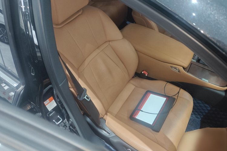 雷克萨斯LS 2021款 500h 卓越版局部细节41