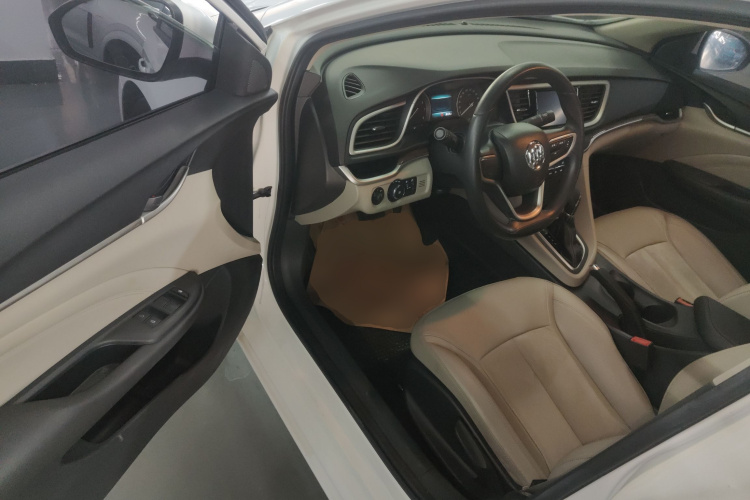 别克 英朗 2015款 15N 自动豪华型中控内饰20