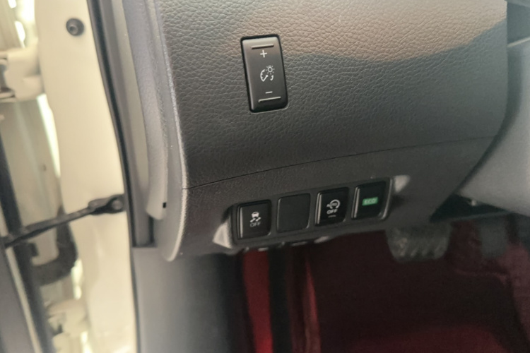 日产 骐达TIIDA 2021款 1.6L CVT智行版中控内饰7006