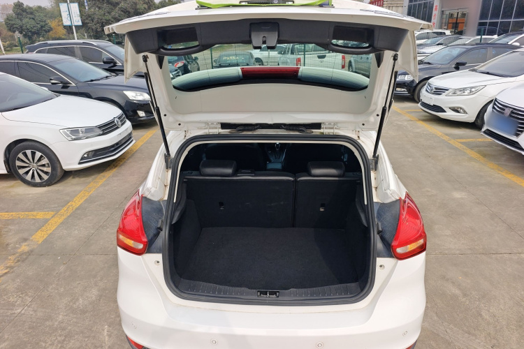 福特 福克斯 2018款 两厢经典 EcoBoost 180 自动精英型机舱底盘23